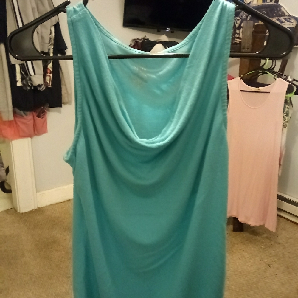 Scoop neck tank top